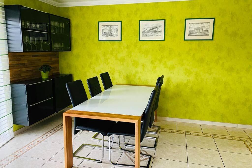 Grosses 4 Zimmer Apartment Naehe Messe Хановер Екстериор снимка
